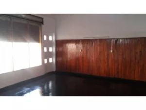 Local comercial · 300m² · 7 ambientes · 2 cocheras local apostoles 5