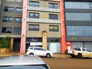 Local comercial · 300m² · 7 ambientes · 2 cocheras local apostoles 9